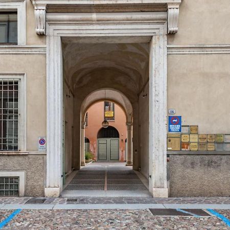 דירות מאנטובה Residenza Palazzo Petrozzani מראה חיצוני תמונה